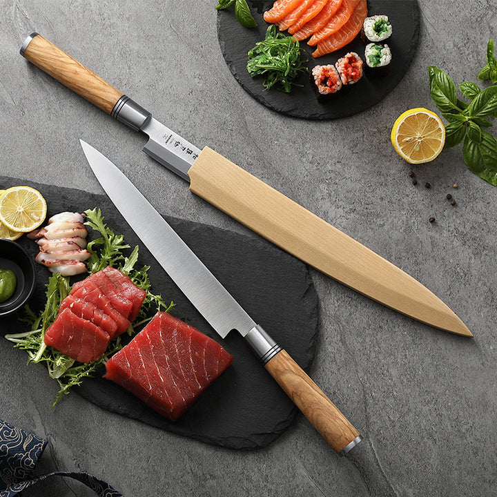 Hezhen SO He sashimi mes met sushi en garnituren