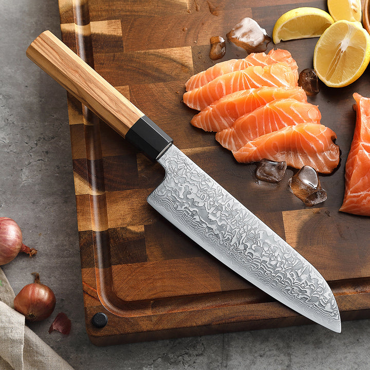 XinZuo PM8O Zhen santokumes met zalm en citroen op snijplank