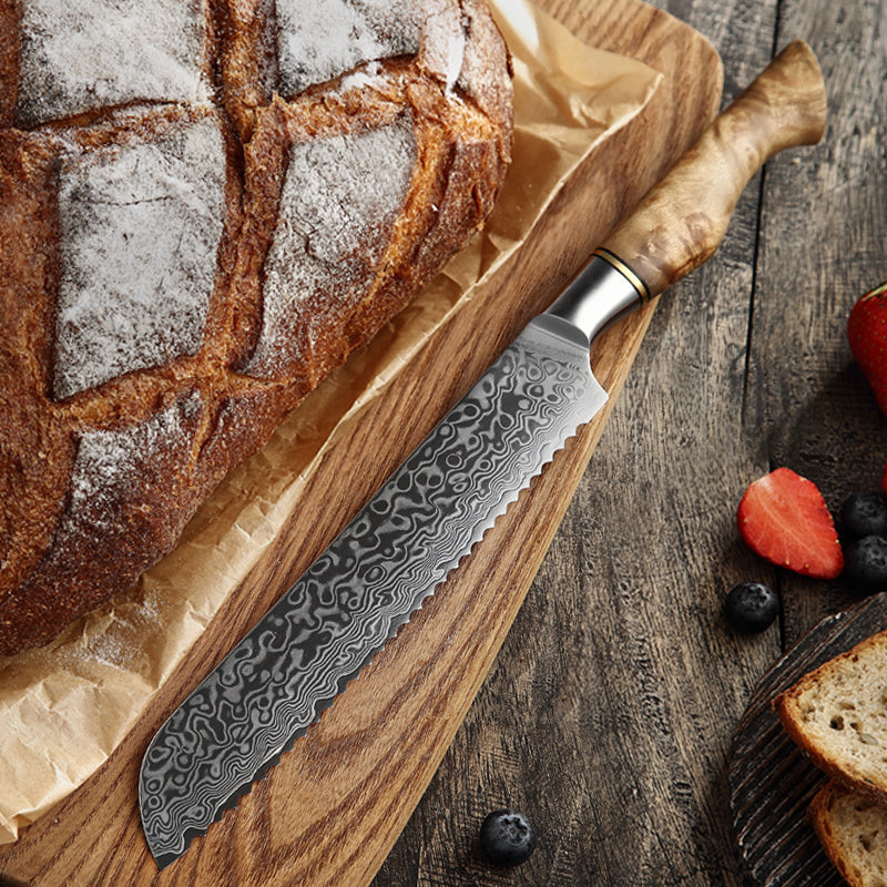 Hezhen B30 Master broodmes naast gesneden brood op plank