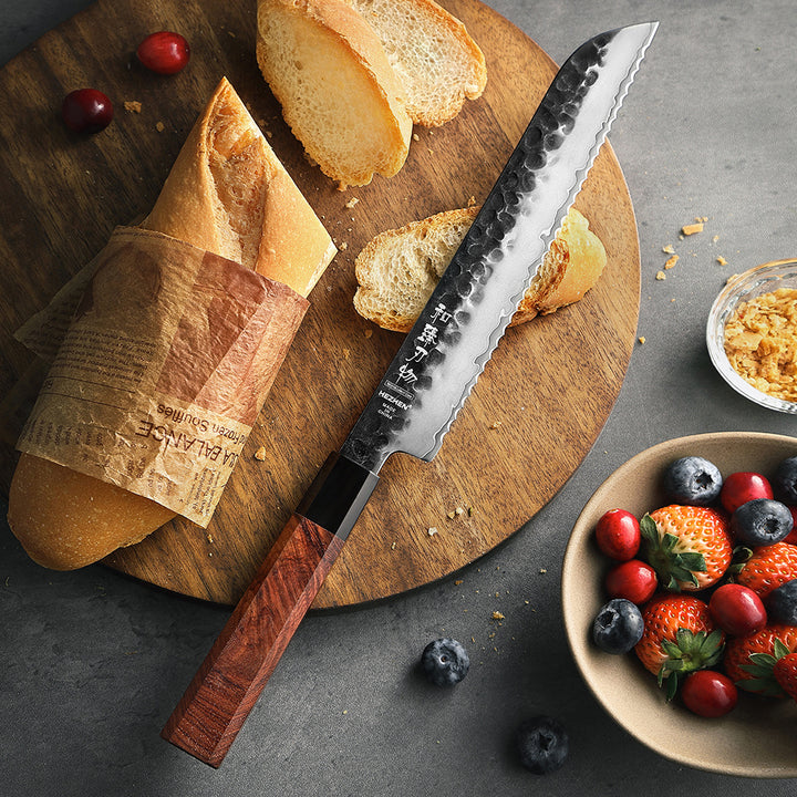 Hezhen PM8S Retro broodmes op plank met stokbrood en bessen