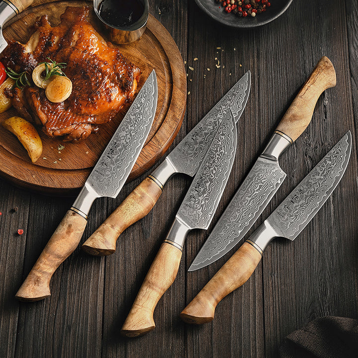 Hezhen B30 Master steakmessen met vlees op een plank