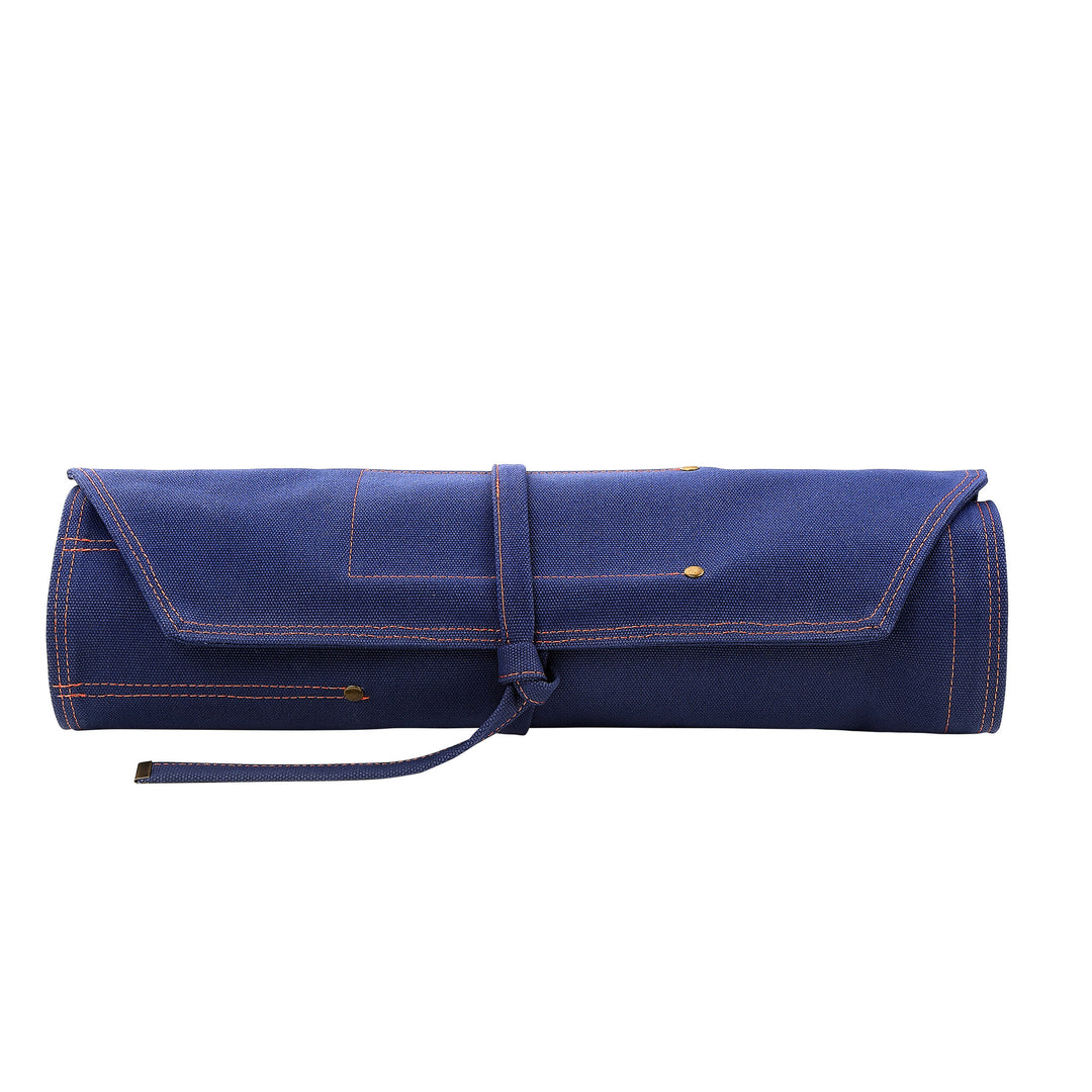 Blauwe canvas messentas met contrasterende stiksels en sluiting
