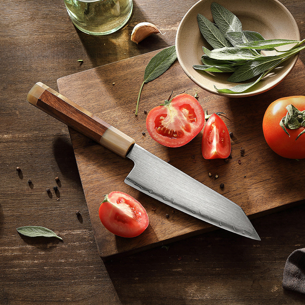 XinZuo X05Z Zhen koksmes op plank met gesneden tomaten en kruiden
