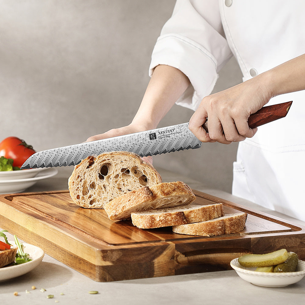 XinZuo X03 Xing broodmes snijdt brood met tomaten en salade