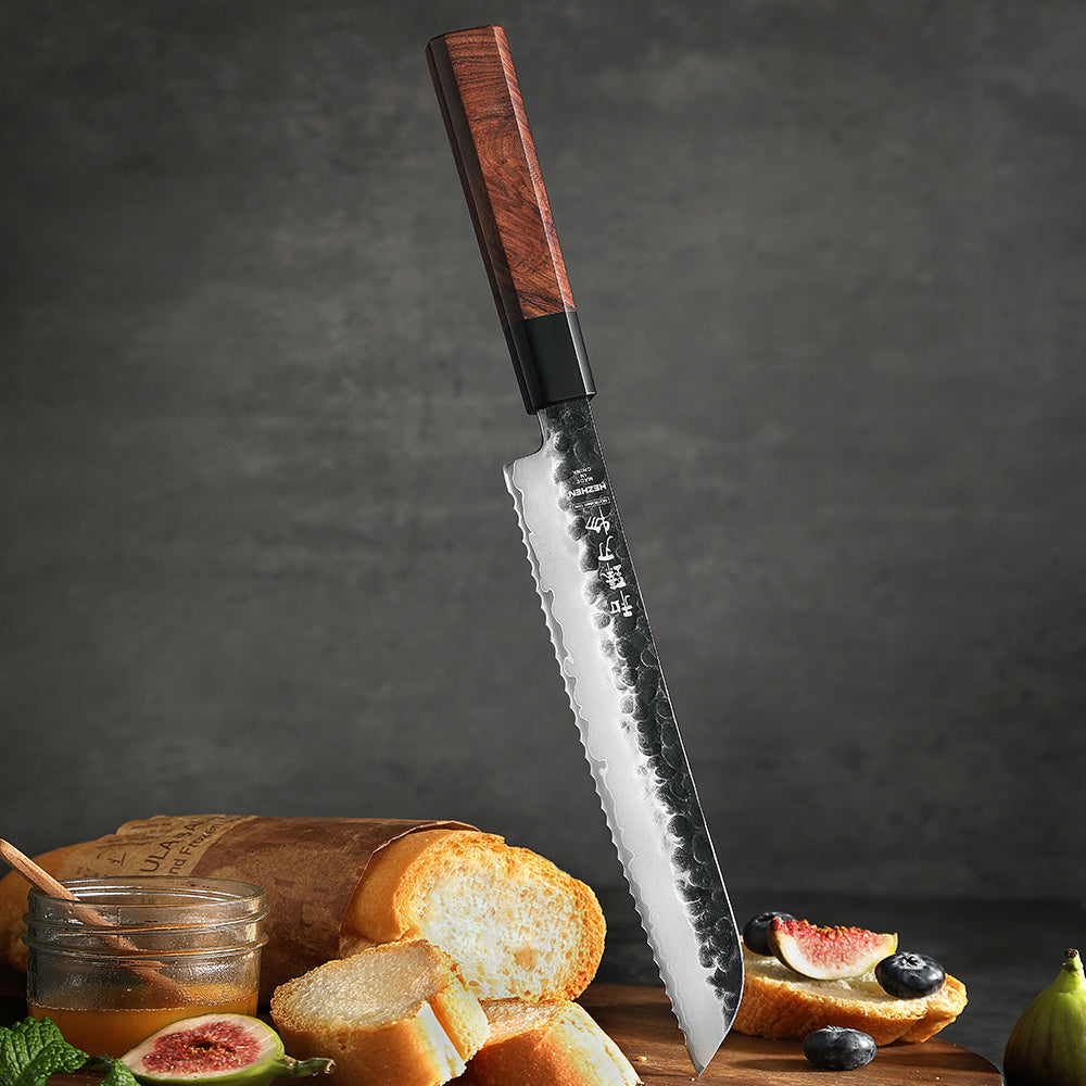 Hezhen PM8S Retro broodmes naast brood en jam