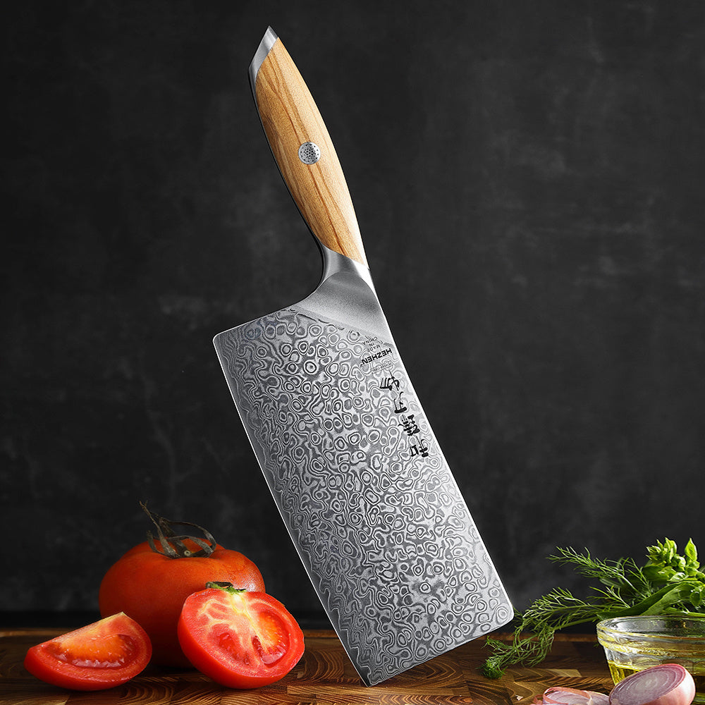Hezhen X01 Flagship cleaver rechtop met gesneden tomaten