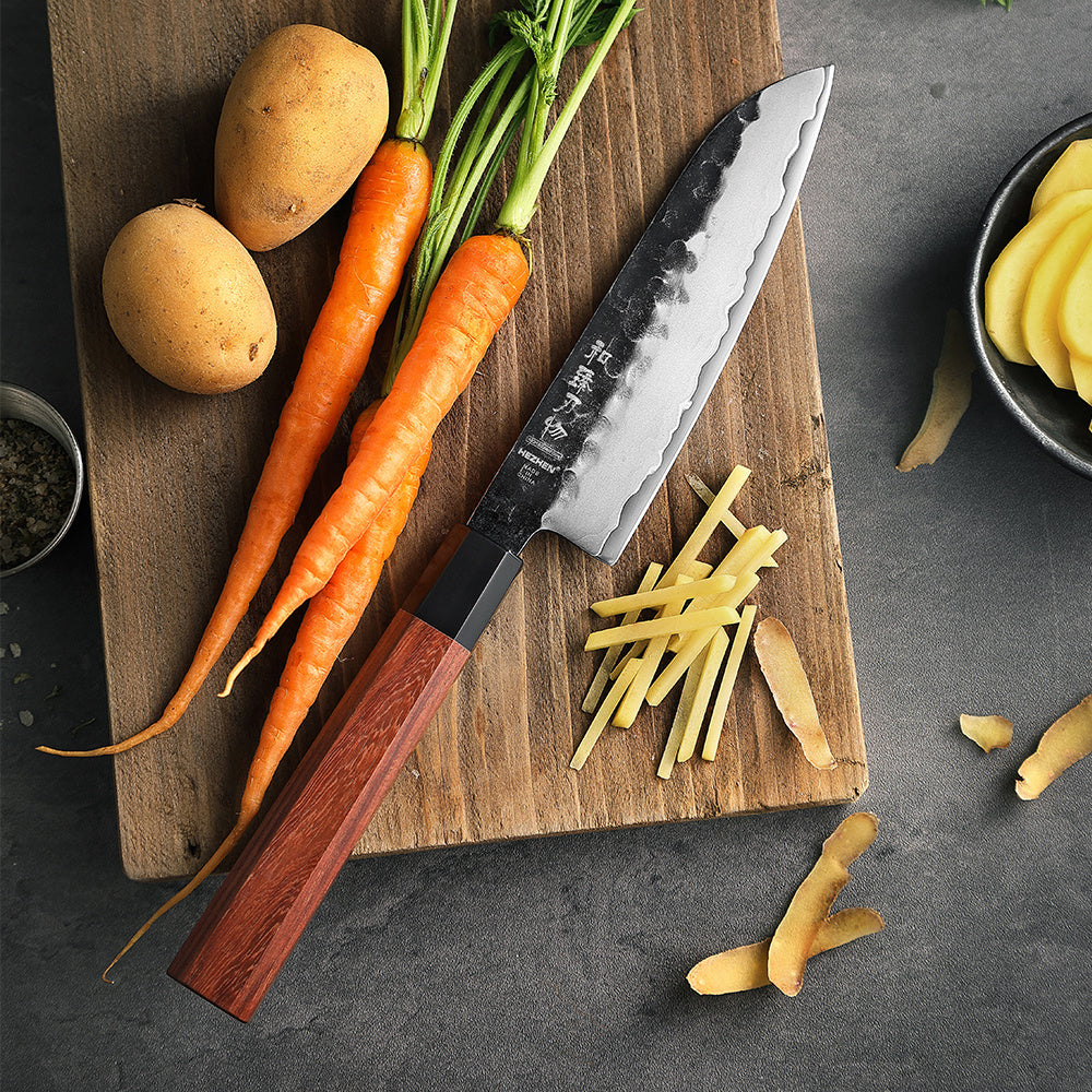 Hezhen PM8S Retro santokumes op plank met wortelen en aardappelen