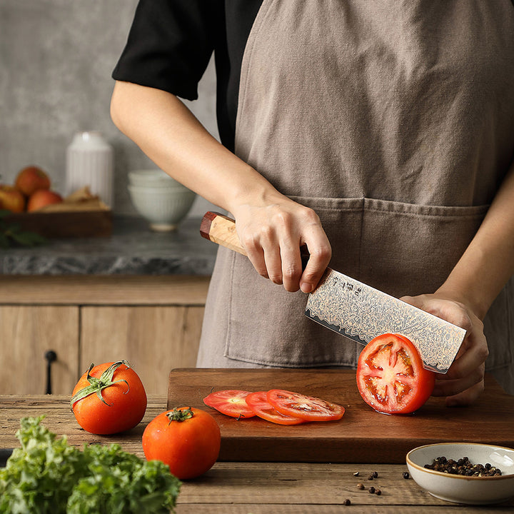 Hezhen X05C Retro nakiri mes snijdt tomaten op snijplank