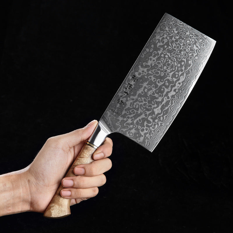 Hezhen B30 Master Chinese cleaver in een hand