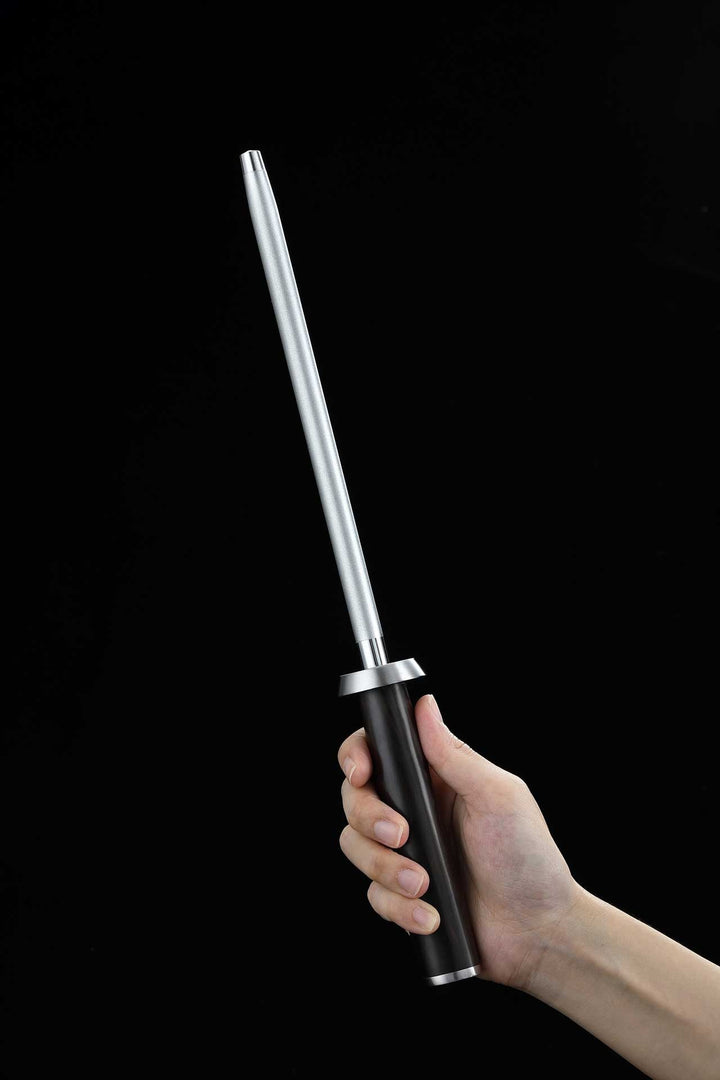 Hezhen B1Z Classic slijstaaf vastgehouden in een hand