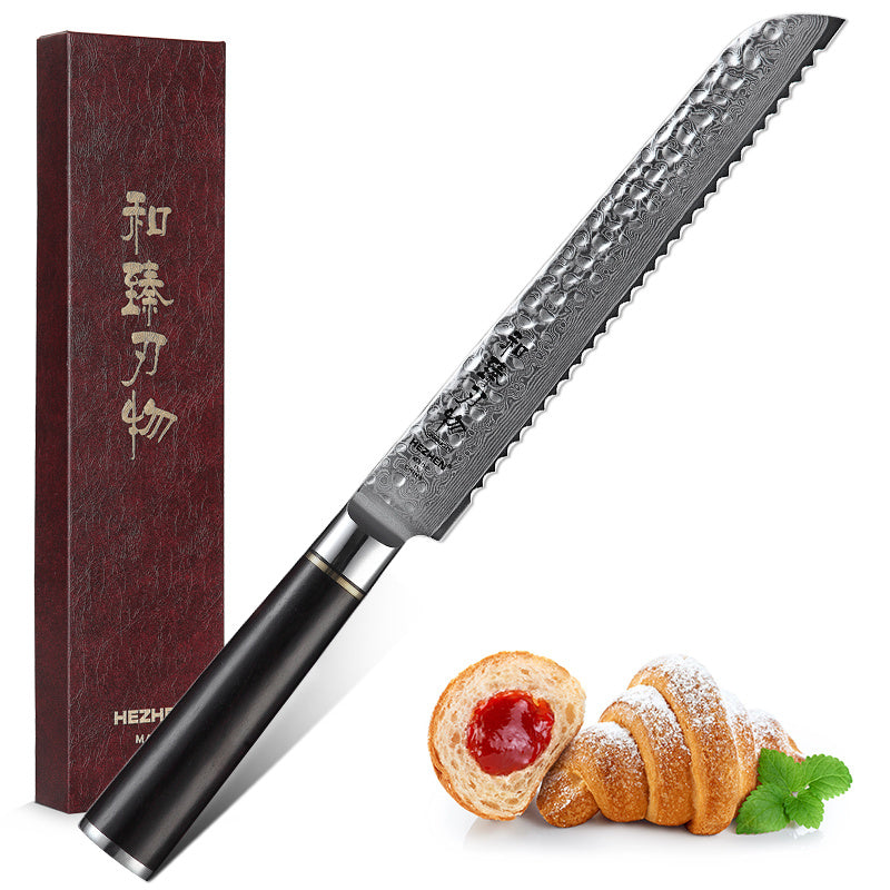 Hezhen B1Z Classic broodmes naast de doos met croissant en jam