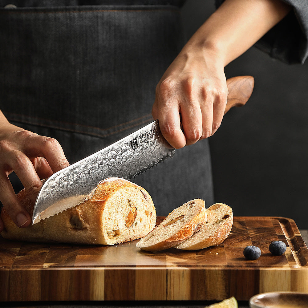 Broodmes uit XinZuo B46W Jiang set snijdt brood