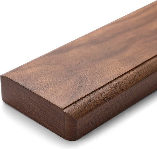 Walnoothouten magneetstrip 40 cm, houtstructuur, close-up